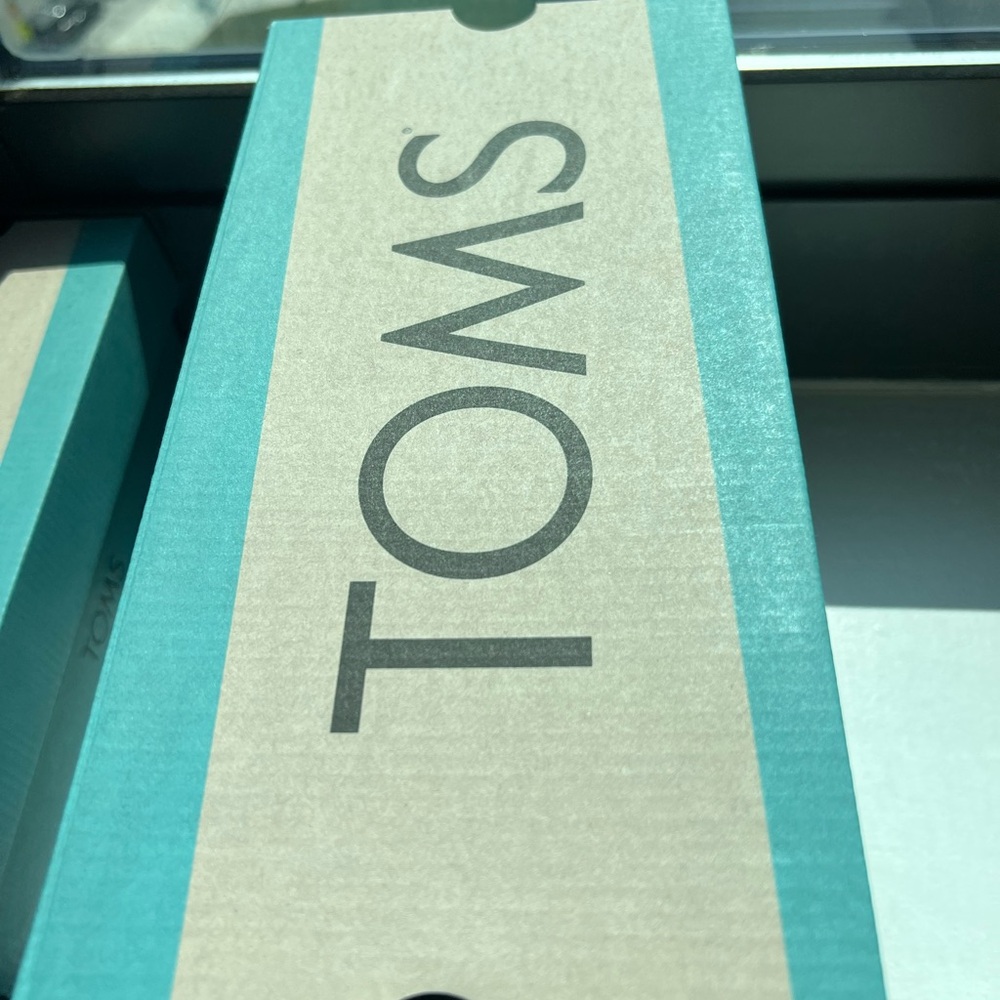 Toms flats (size 8) brand new, multi color - Picture 4 of 6